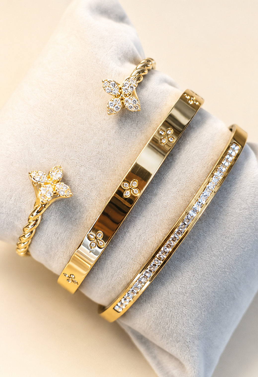 Clover Crystal Bangle Bracelet Set